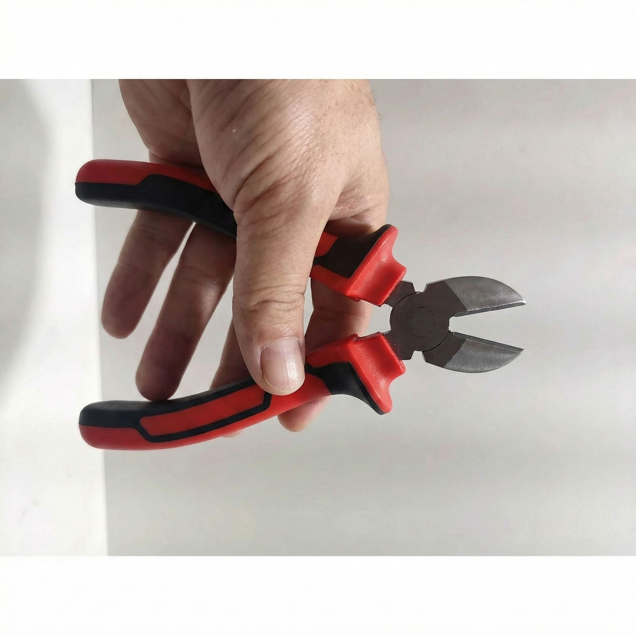 Alicate de Corte Diagonal 6 Polegadas Worker - Cabo Emborrachado Ergonômico Vermelho e Preto